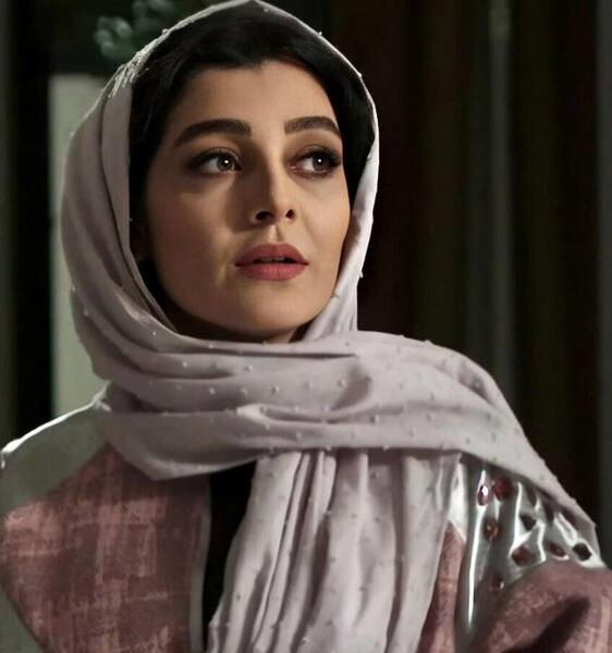 عکس جوانی ساره بیات