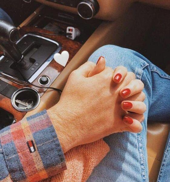 عکس دست دونفره عاشقانه تو ماشین