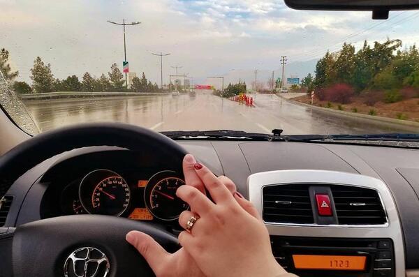 عکس دست دونفره عاشقانه تو ماشین