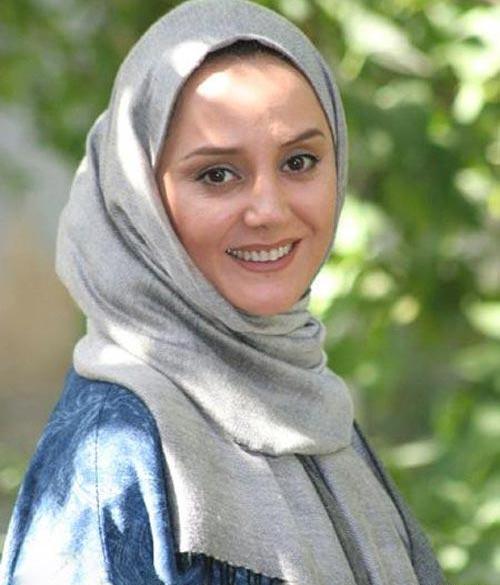 عکس مینا لاکانی در خارج از کشور