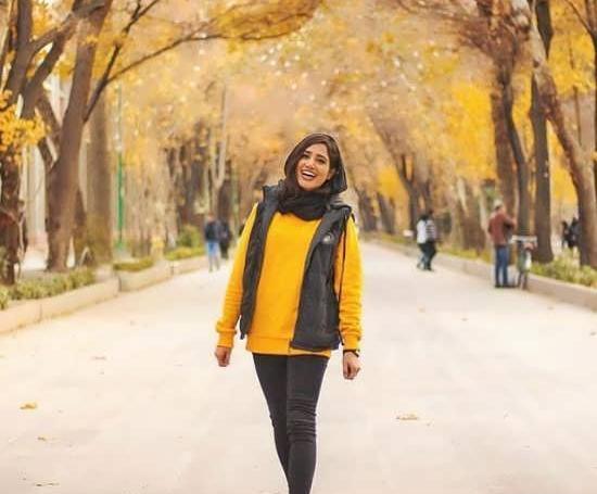 عکس دختر ایستاده فانتزی