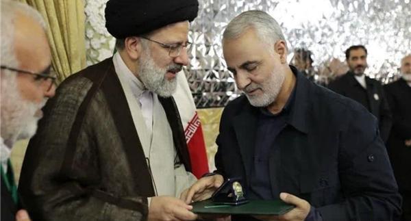 عکس حاج قاسم سلیمانی در حرم امام رضا