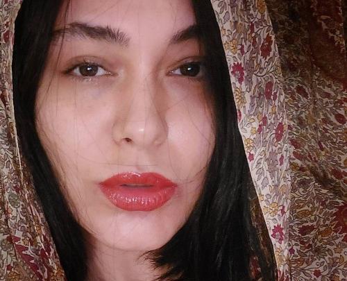 عکس سانیا سالاری بدون ارایش