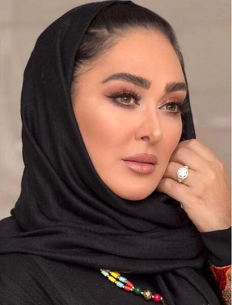 عکس الهام حمیدی در حال خرید سیسمونی