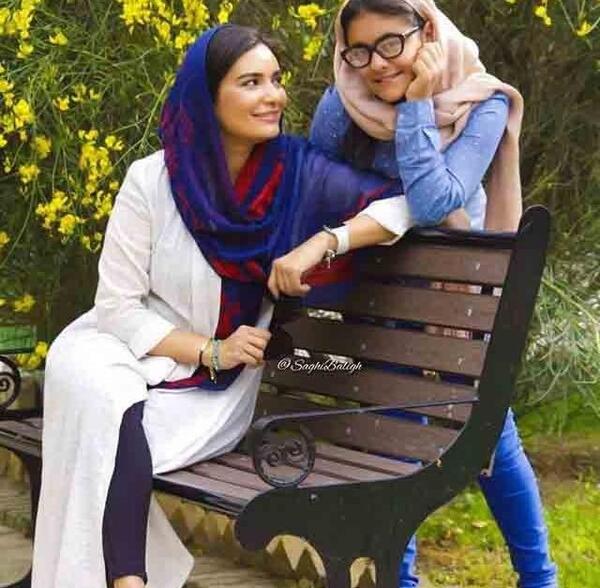 عکس لیندا کیانی با مانتو جلو باز