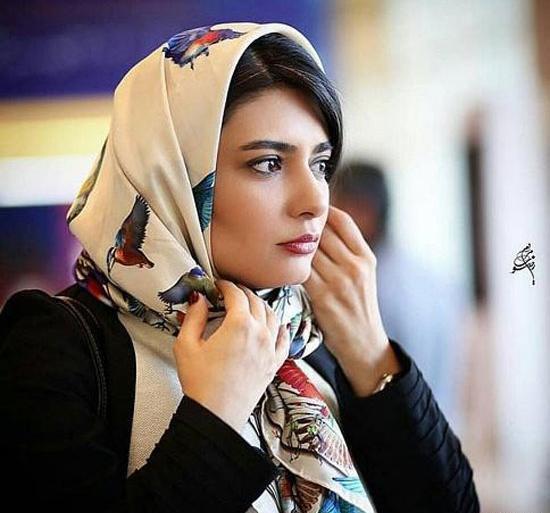 عکس لیندا کیانی با مانتو جلو باز