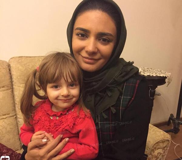 عکس لیندا کیانی در سریال پشت بام تهران