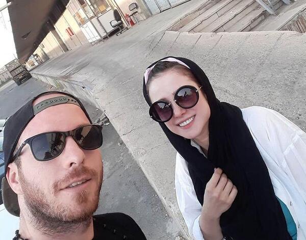 عکس الناز حبیبی با عینک