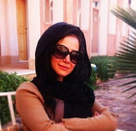 عکس الناز حبیبی با عینک
