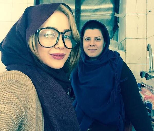 عکس الناز حبیبی با عینک