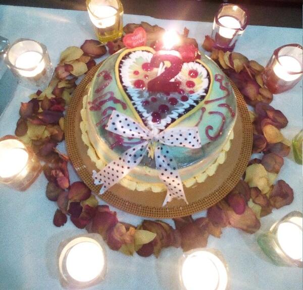 عکس جشن ماهگرد ازدواج