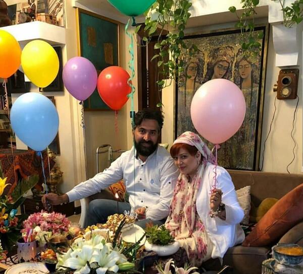 عکس جشن ماهگرد ازدواج