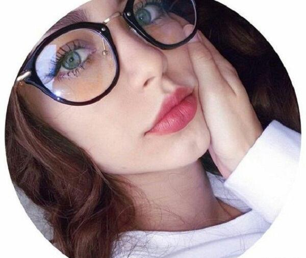 عکس دختر خوشتیپ باکلاس 10 ساله