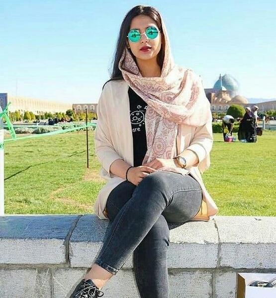 عکس سانیا سالاری بی حجاب