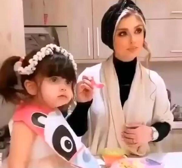 عکس زن نیوشا ضیغمی