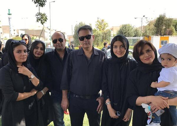 عکس لیندا کیانی با خانواده اش