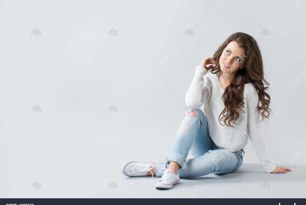 ژست عکس نشسته روی زمین