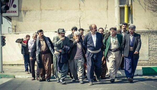عکس علی صادقی با لباس کردی