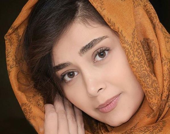 عکس دیبا زاهدی و خواهرش