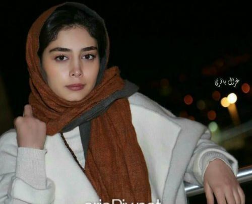 عکس دیبا زاهدی و خواهرش