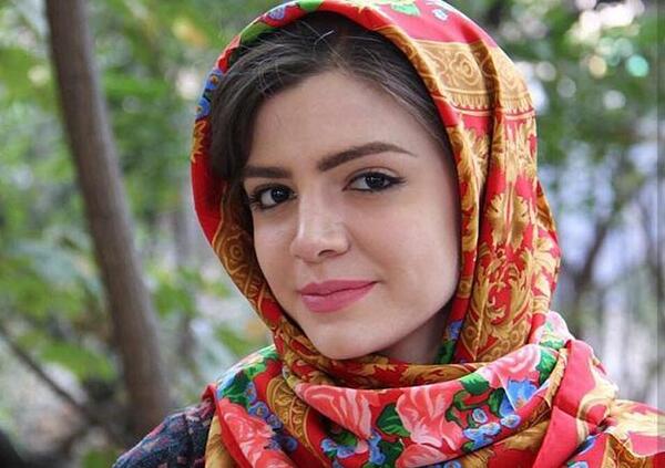 عکس های آوا در سریال هست و نیست
