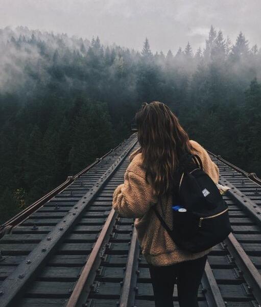 عکس پروفایل دخترانه در جنگل