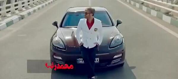 عکس ماشین محمدرضا گلزار در فیلم اینه بغل