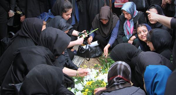 عکس سنگ قبر علی طباطبایی