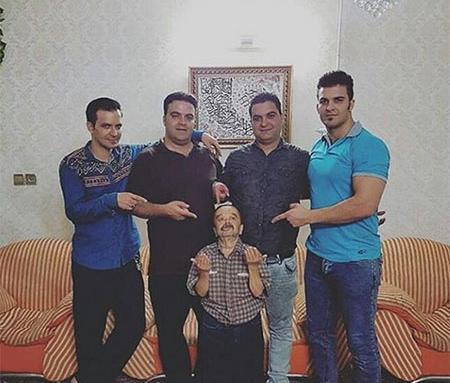 عکس اسدالله یکتا و همسرش و فرزندانش