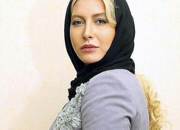 عکس فریبا نادری در اسانسور