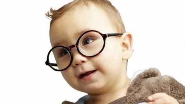 عکس پسر بچه خوشگل با عینک
