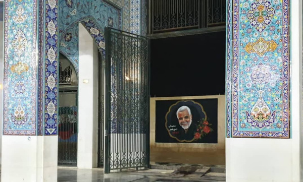 عکس سردار سلیمانی حرم حضرت زینب