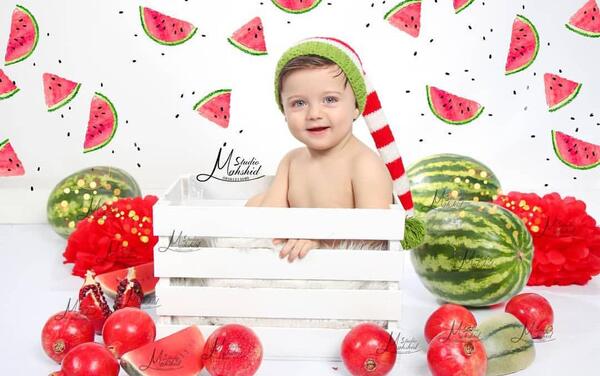 عکس ماهگرد نوزاد با هندوانه