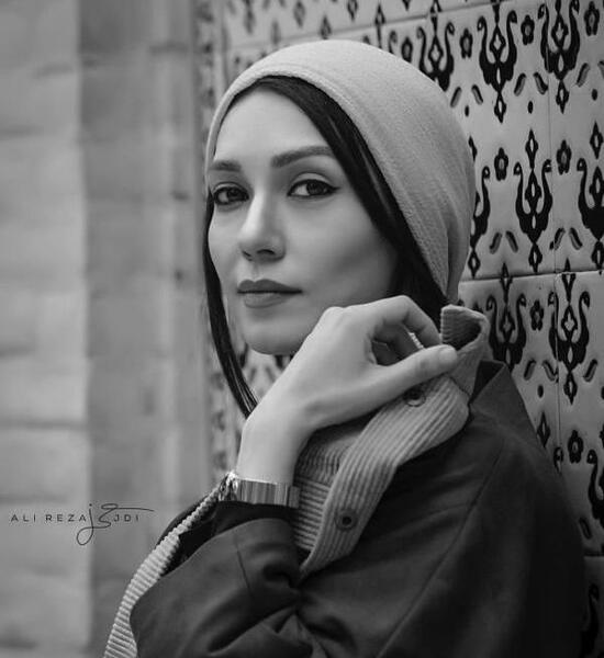 عکس های آوا در سریال آرام میگیریم