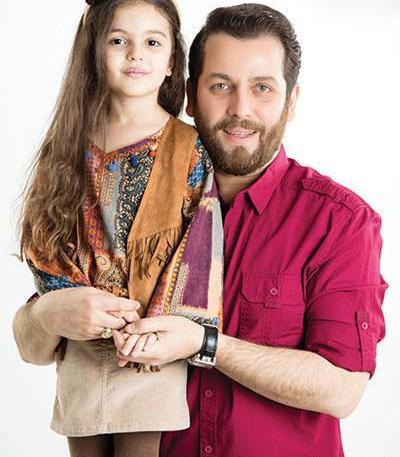 عکس امیررضا دلاوری با خانواده