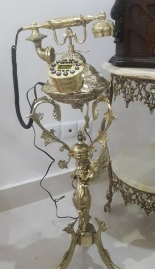 عکس تلفن ایستاده برنز