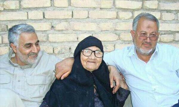 عکس حاج قاسم سلیمانی مادرش