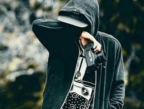 عکس پروفایل پسر گوشی بدست