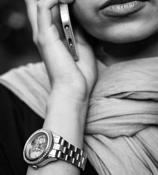 عکس پروفایل پسر گوشی بدست