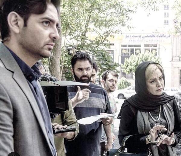 عکس امیرحسین آرمان در پشت صحنه مانکن