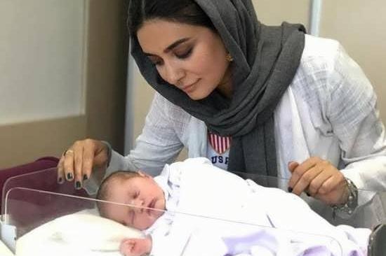 عکس لیندا کیانی و پسرش