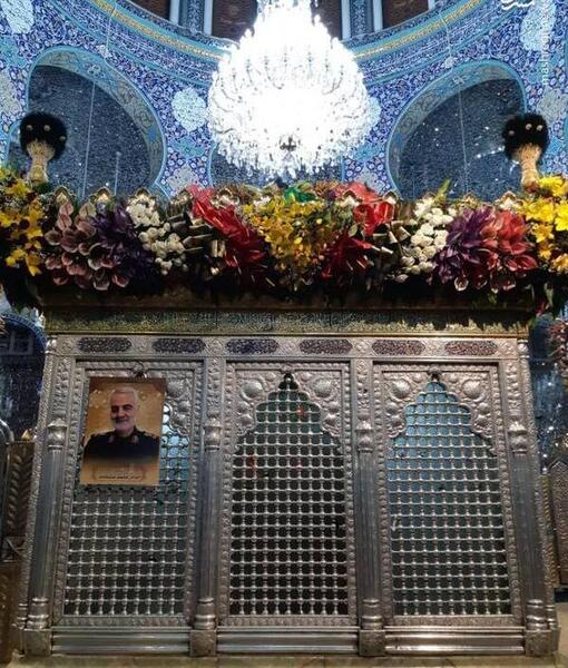 عکس سردار سلیمانی در حرم حضرت زینب