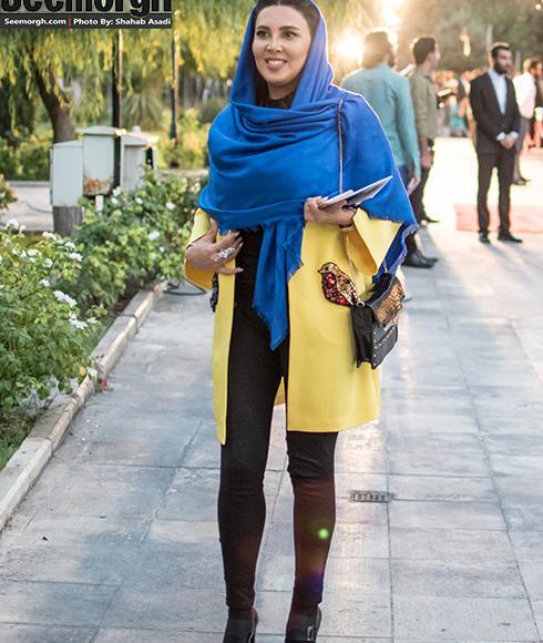 عکسهای آزاده صمدی با ساپورت