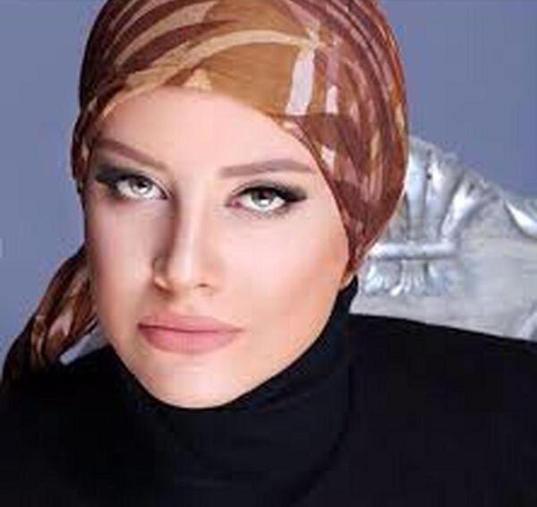 عکس شراره رخام با ژل لب