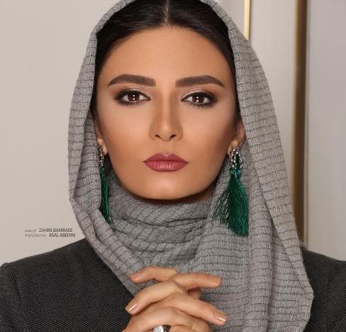 عکس لیندا کیانی با آرایش غلیظ