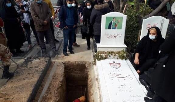 عکس سنگ قبر محمود طالبی