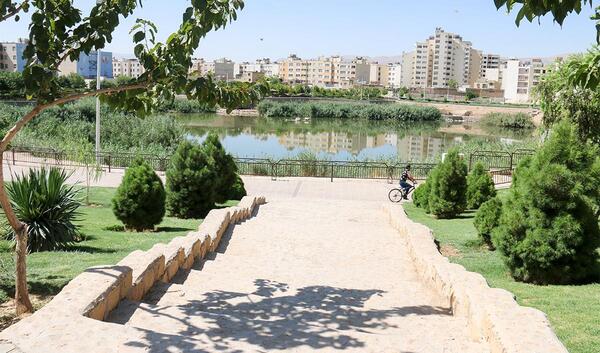 عکس دریاچه فروزان شیراز