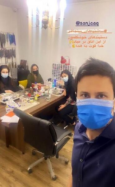 عکسهای شاهرخ استخری در مغازه اش