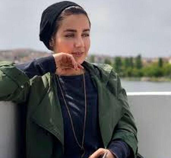 عکس افسانه پاکرو در خارج کشور