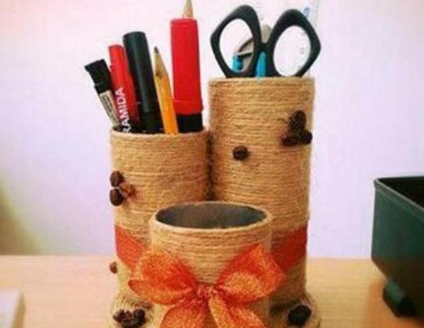 عکس جامدادی ایستاده